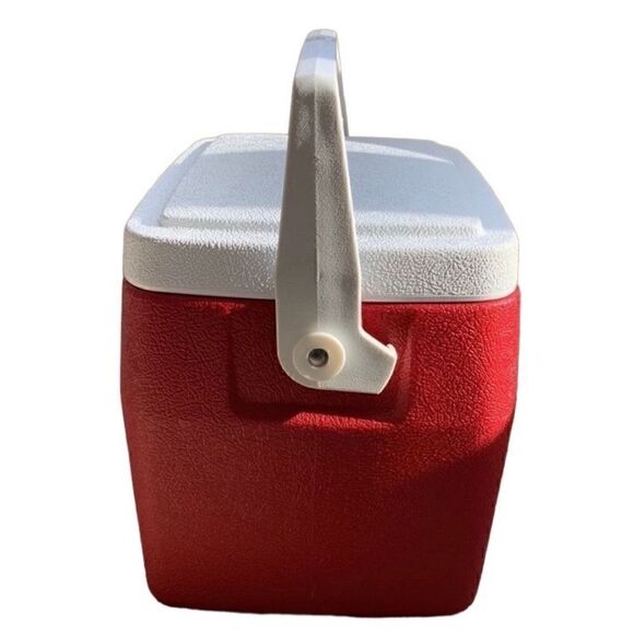 Coleman Vintage Red Strapper 8 Cooler.  Hardsided lunch box, beer lake picnic - Picture 2 of 10